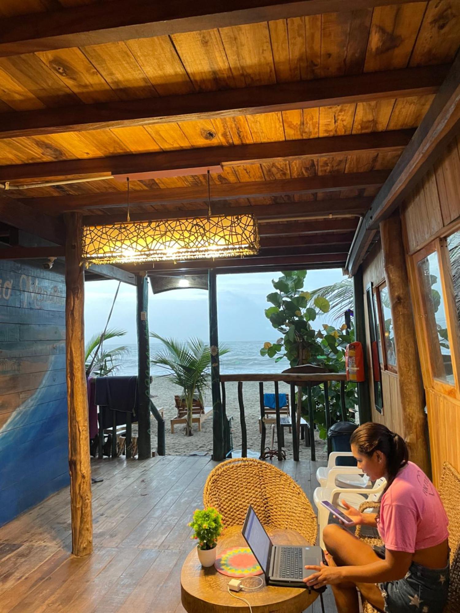 The Mompe Beach Hostal La Poza Exterior photo